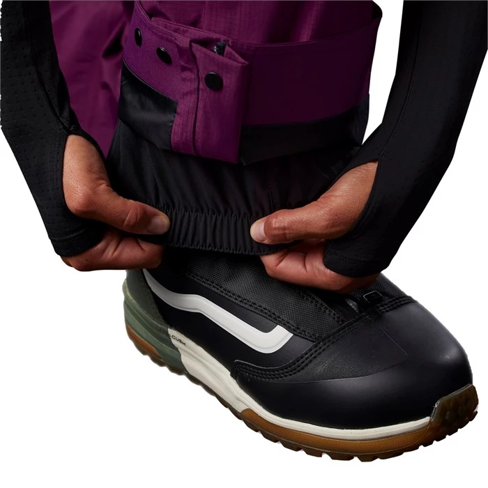 The North Face Brigandine FUTURELIGHT™ Bibs - Women's 9 The North Face Brigandine FUTURELIGHT™ Bibs - Women's - Image 8